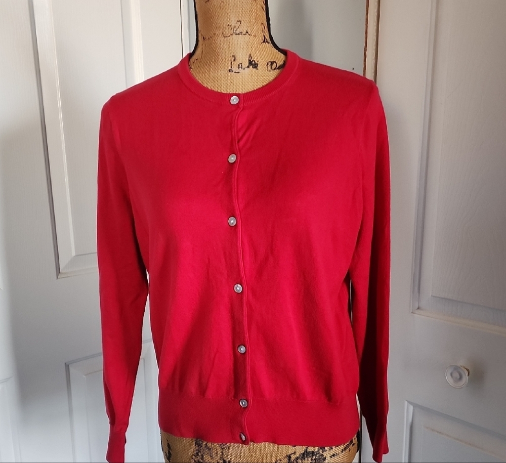 Like New,Lands' End Vibrant Red Sweater. 40" Bust, 21" Lenght, 16" Sleeves